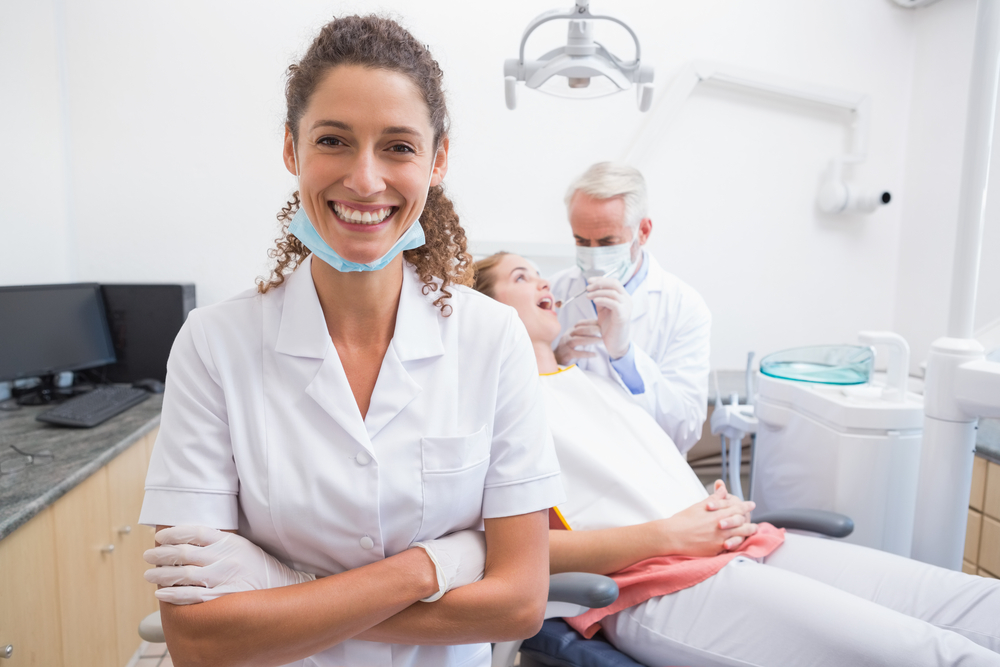 do-you-possess-these-essential-qualities-for-a-dental-assistant-sps